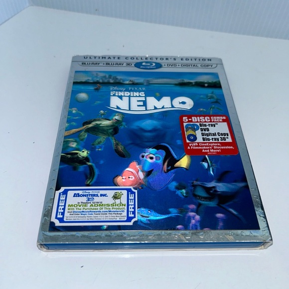Finding Nemo 3D Blu-ray DVD 5-Disc Set Ultimate Edition Lenticular Slipcover - Picture 12 of 12